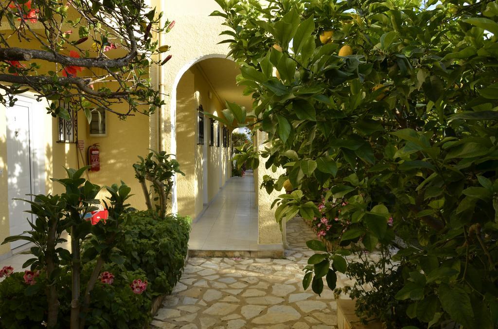 קאבוס Konstantina Apartments מראה חיצוני תמונה