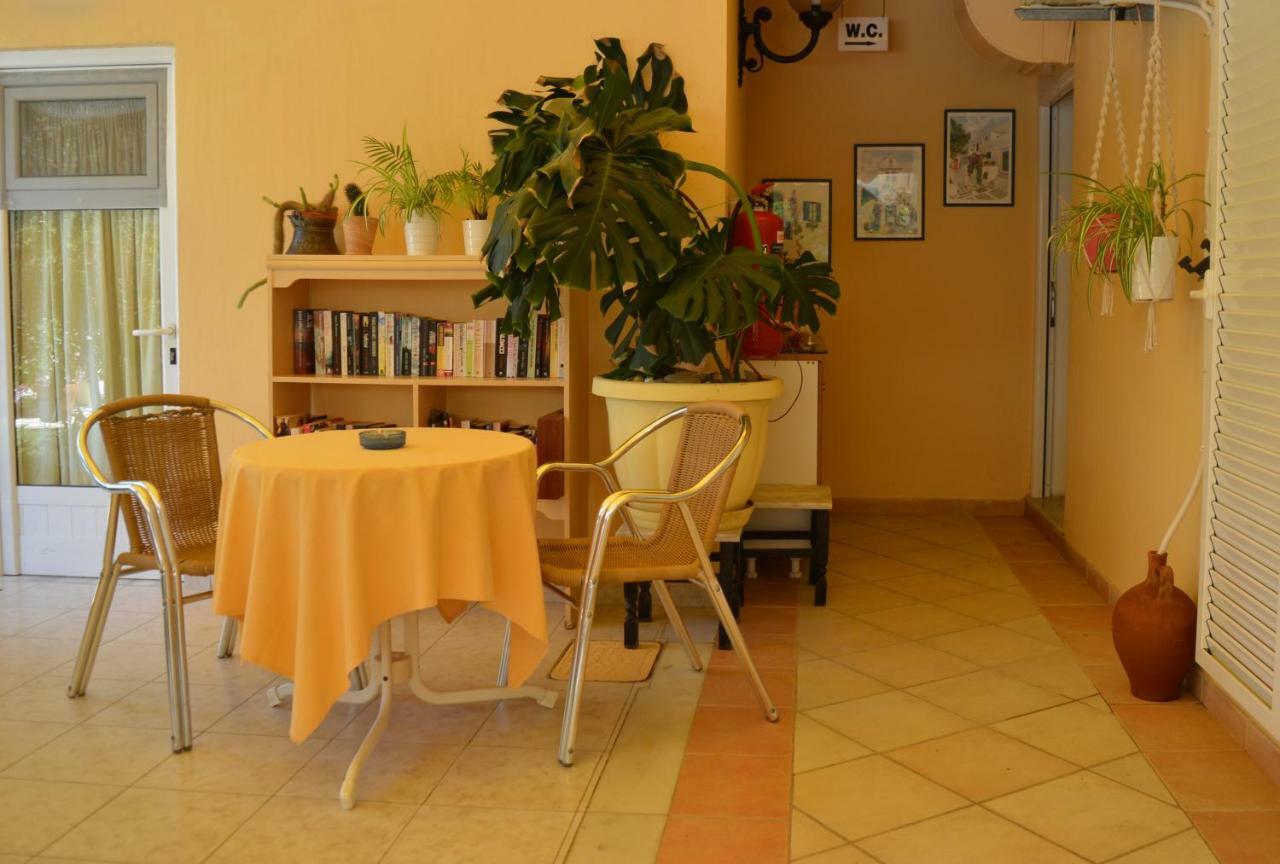 קאבוס Konstantina Apartments מראה חיצוני תמונה
